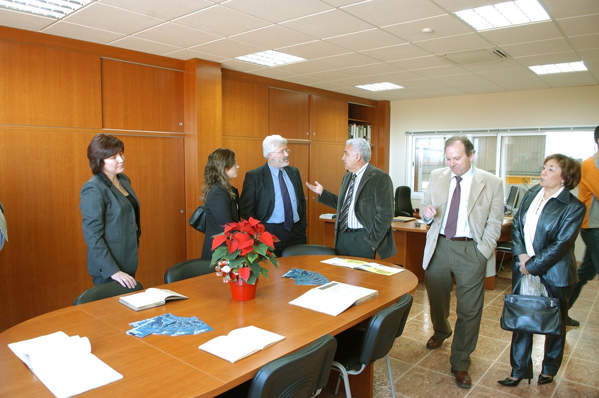 Imagen de Capitol 8 - 2004